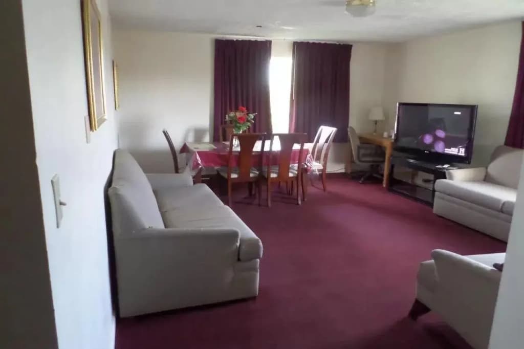 Knights Inn Oswego