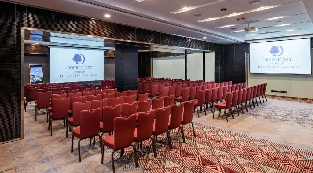 DoubleTree by Hilton Putrajaya Lakeside