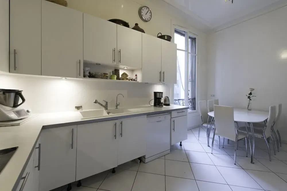 Veeve Champs Élysées Hideaway