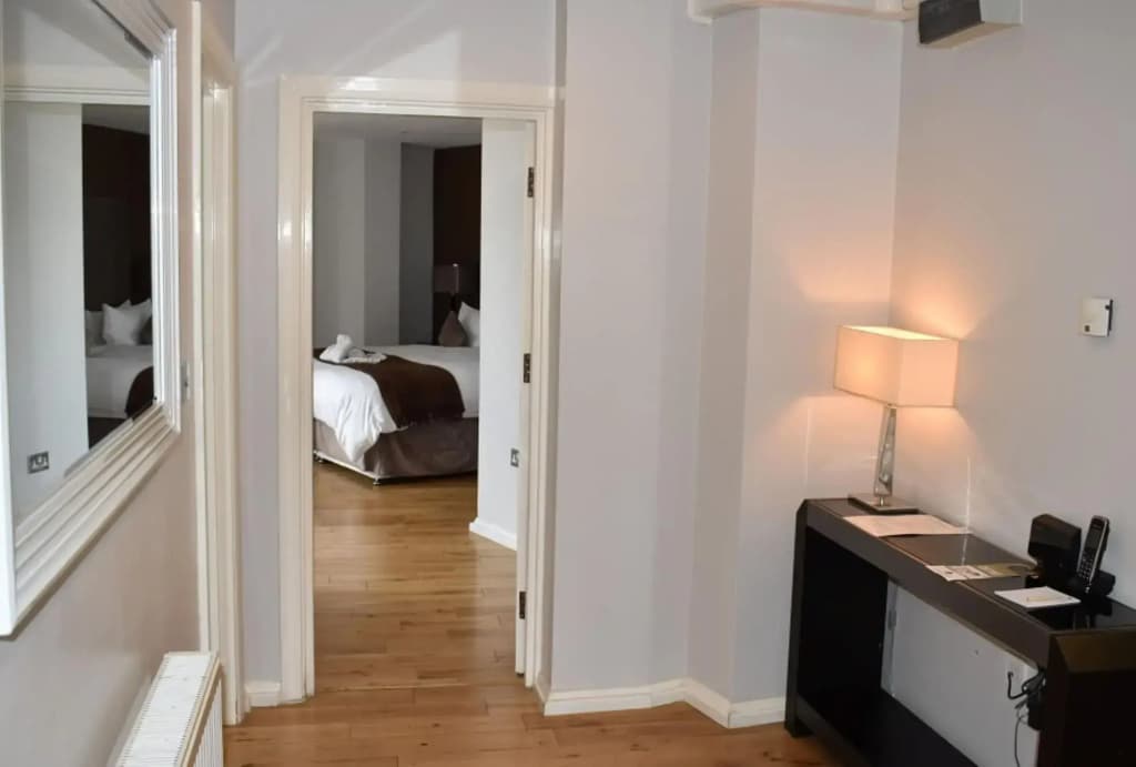 Chelsea Bridge Apartments