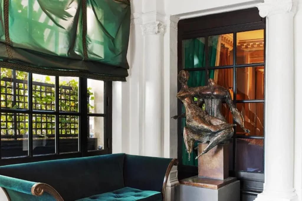 Le Dokhan’s Paris Arc de Triomphe, a Tribute Portfolio Hotel