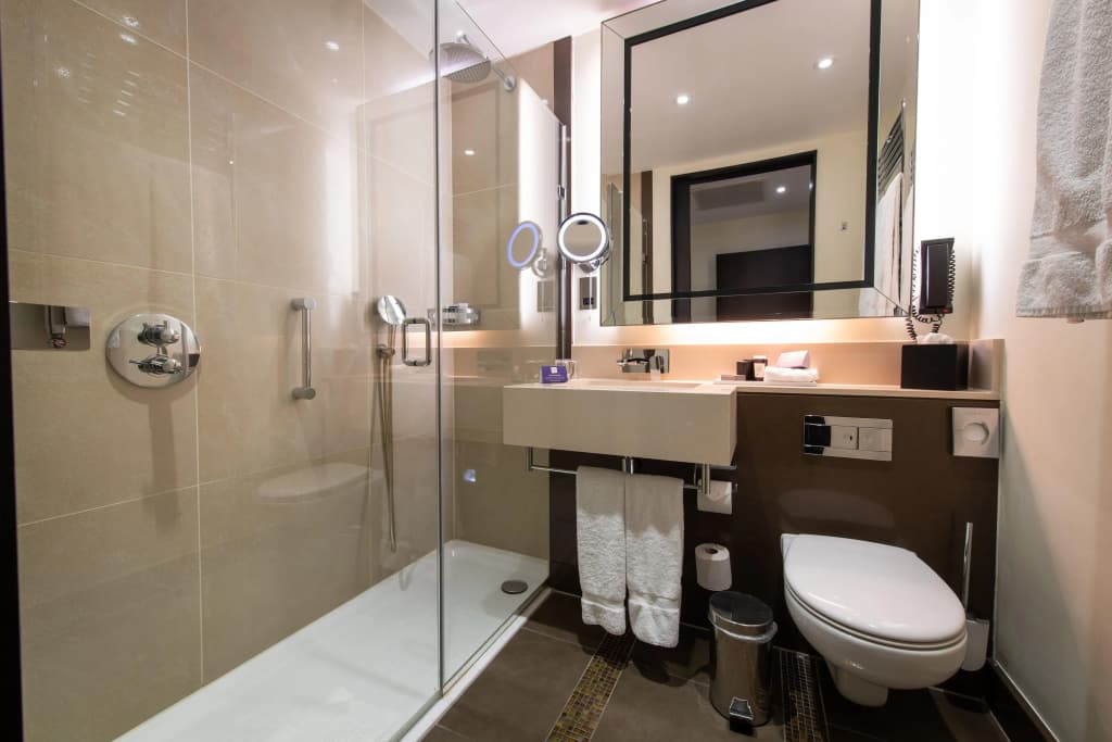 Crowne Plaza London - Battersea