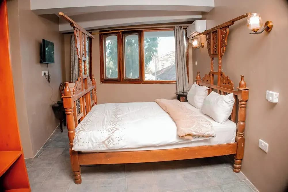Serene Annex Hotel and Apartment