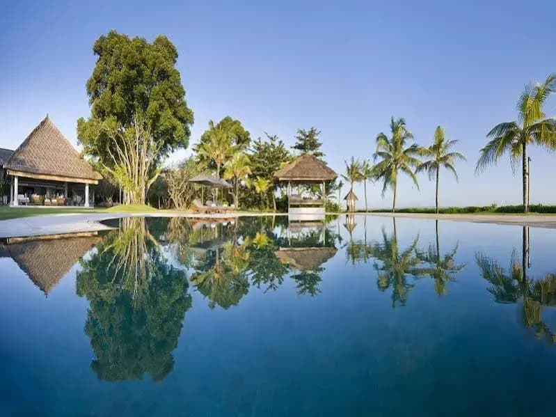 Villa Atas Ombak