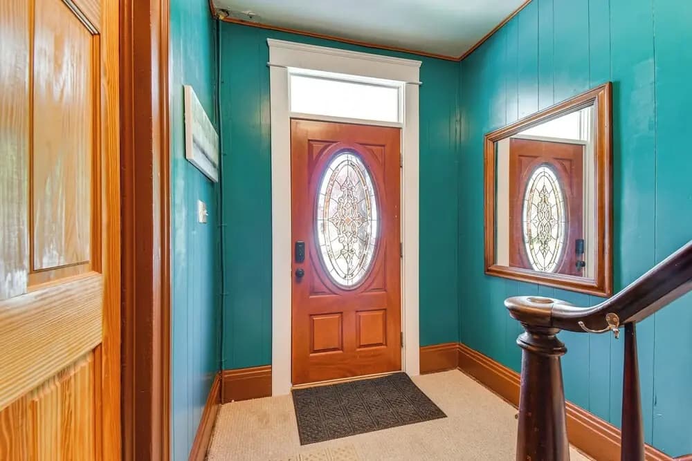 Walk to Lake Ontario & Parks! Lovely Apartment