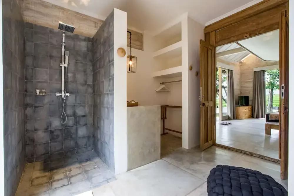 Luxury 5 Bedroom Villa With Private Pool, Bali Villa 2022