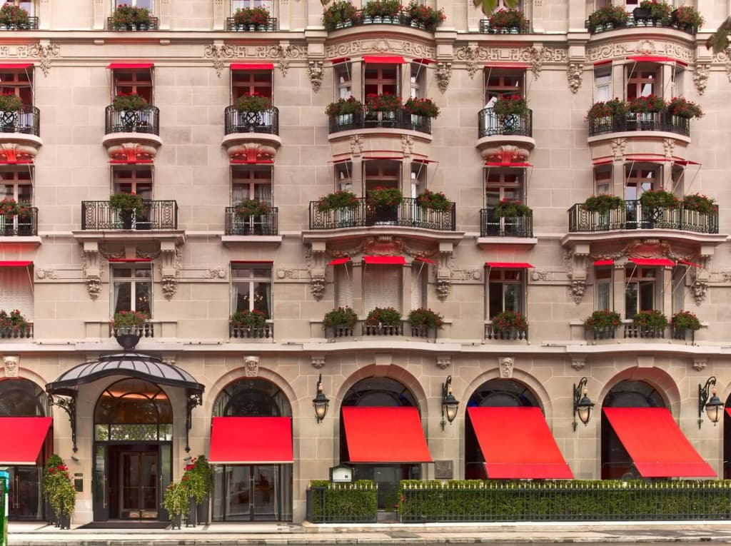 Plaza Athenee Hotel