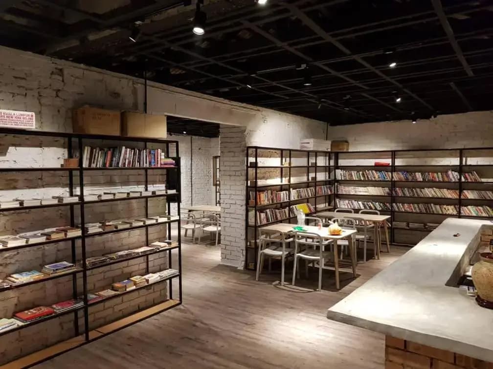 Books & Beds