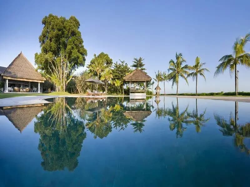 Villa Atas Ombak