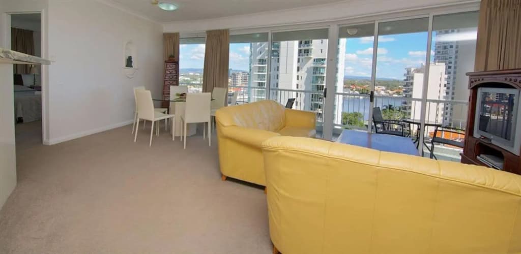 Surfers Mayfair Apartments