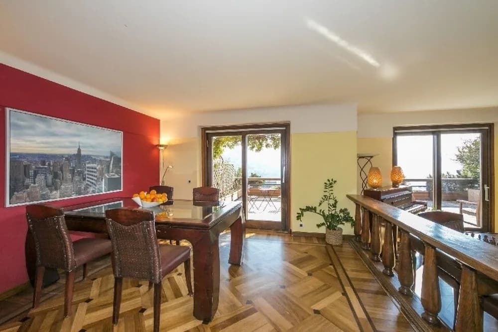 Luxury Villa Victoria