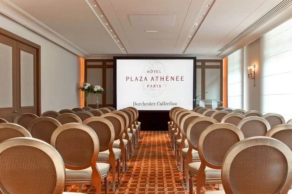 Plaza Athenee Hotel