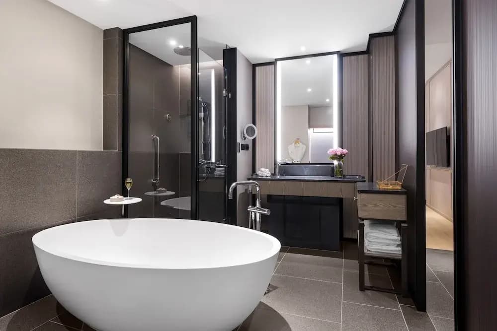 The Langham, Gold Coast and Jewel Residences