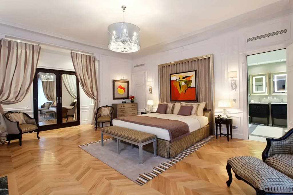 Majestic Hotel - SPA Champs Elysées