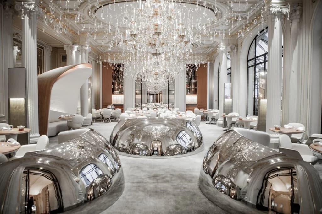 Plaza Athenee Hotel
