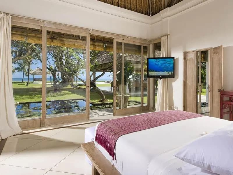 Villa Atas Ombak