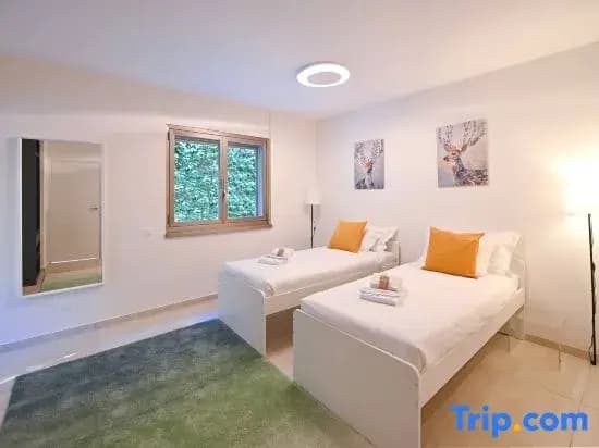 Serenity Lakefront 2 Bedrooms Retreat in Lugano