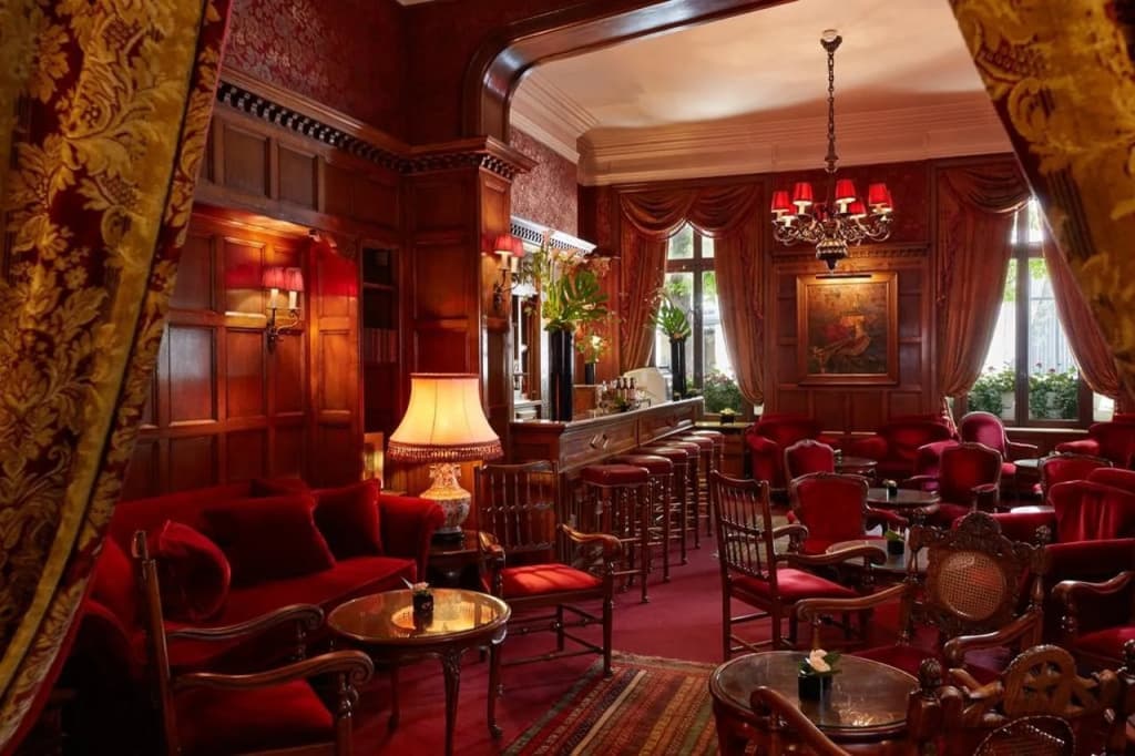 Hotel Raphael