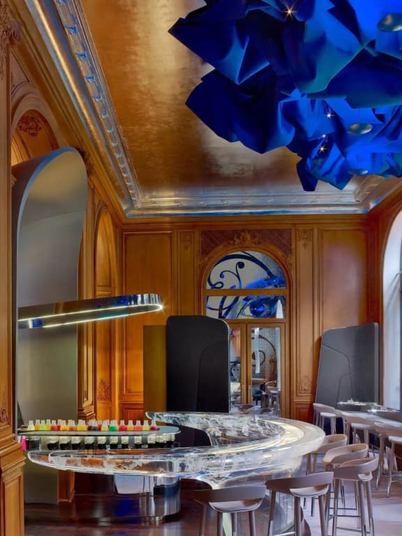Plaza Athenee Hotel