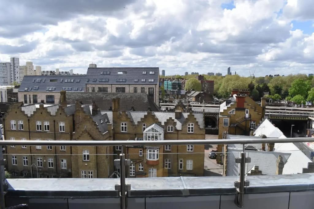Chelsea Bridge Apartments