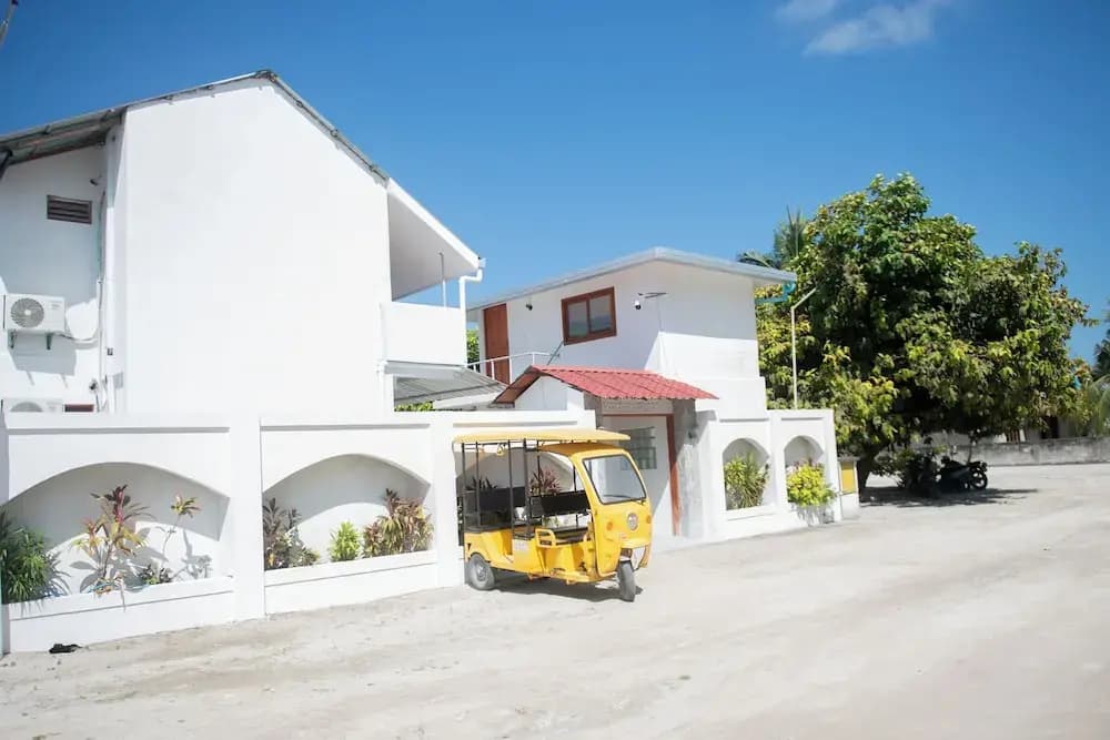 Avanti Surf & Stay