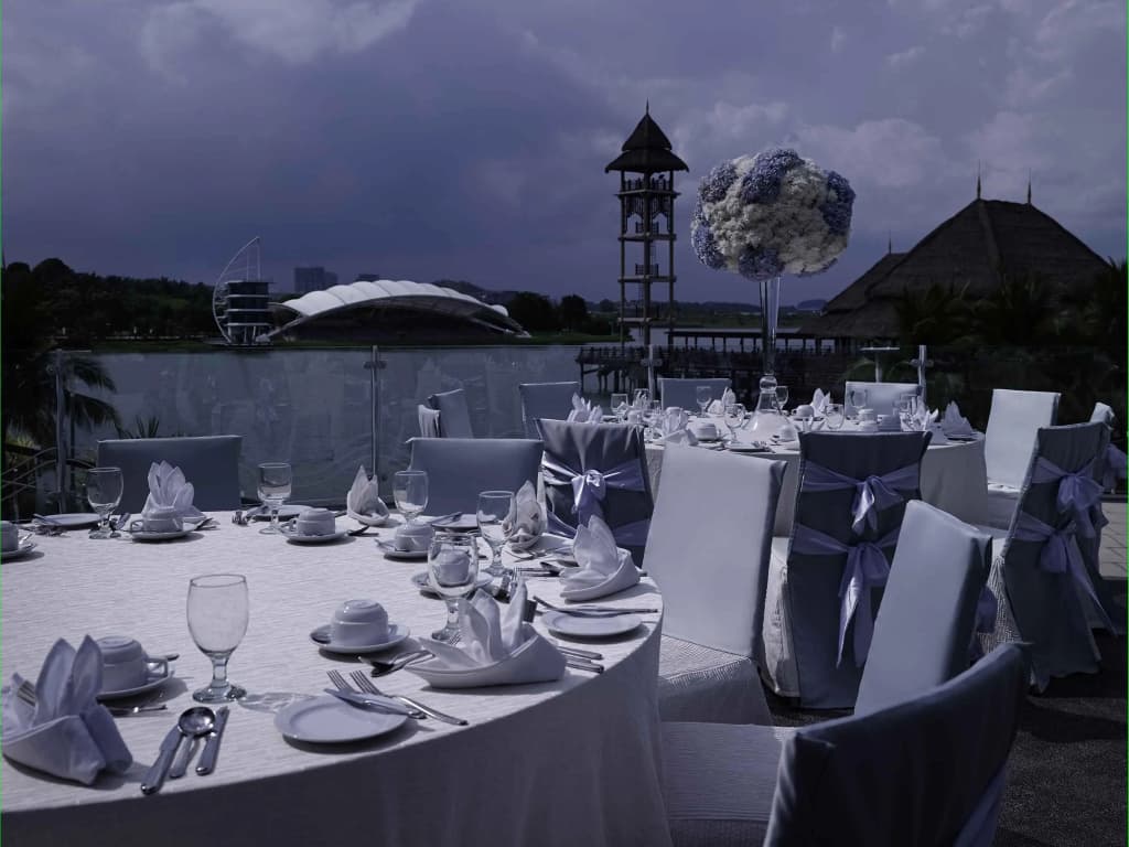 DoubleTree by Hilton Putrajaya Lakeside