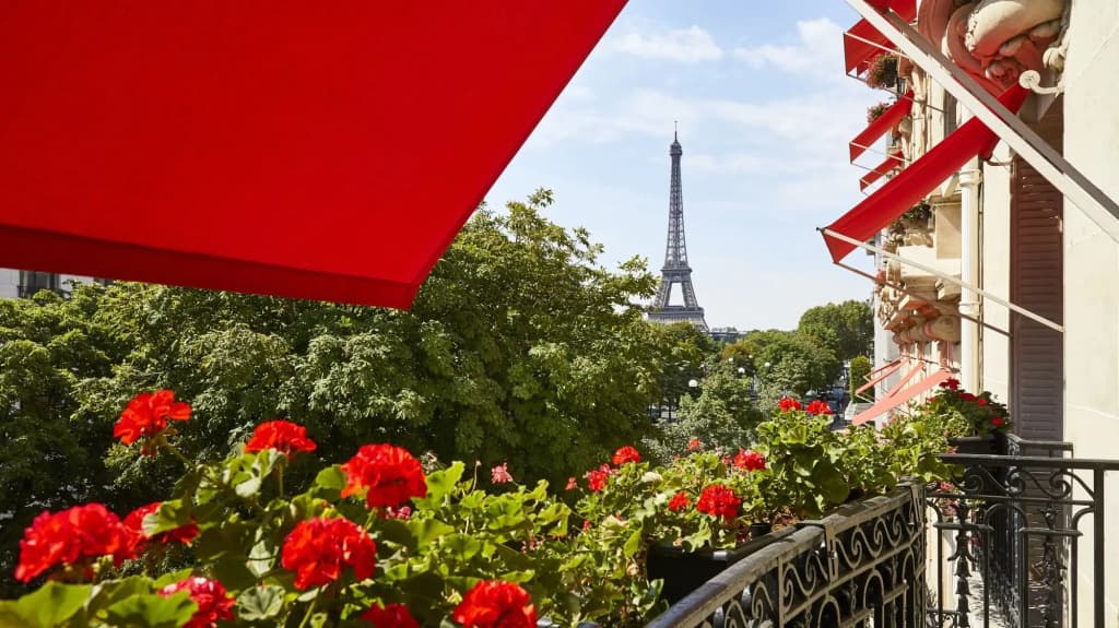 Plaza Athenee Hotel