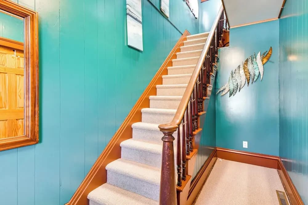 Walk to Lake Ontario & Parks! Lovely Apartment