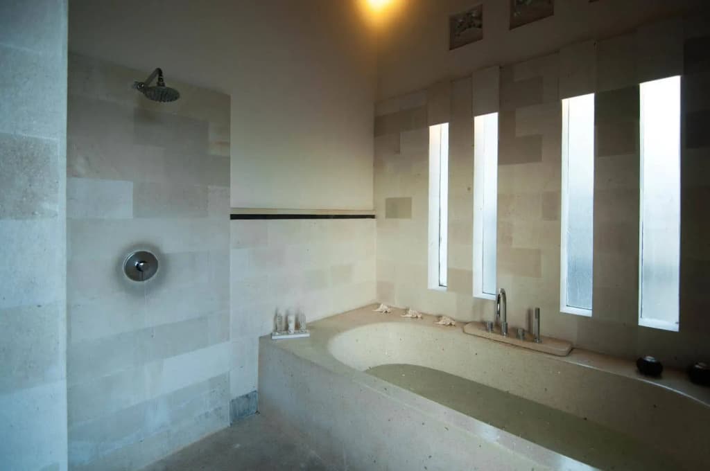 Arwana Estate