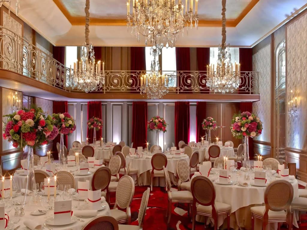Plaza Athenee Hotel