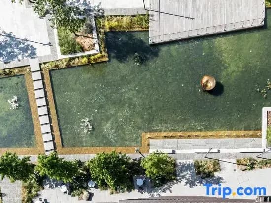 Luxury 2BR next to US Embassy with River Views