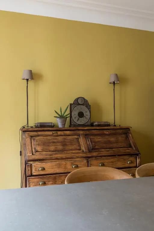 Veeve - Muted Beauty in Batignolles