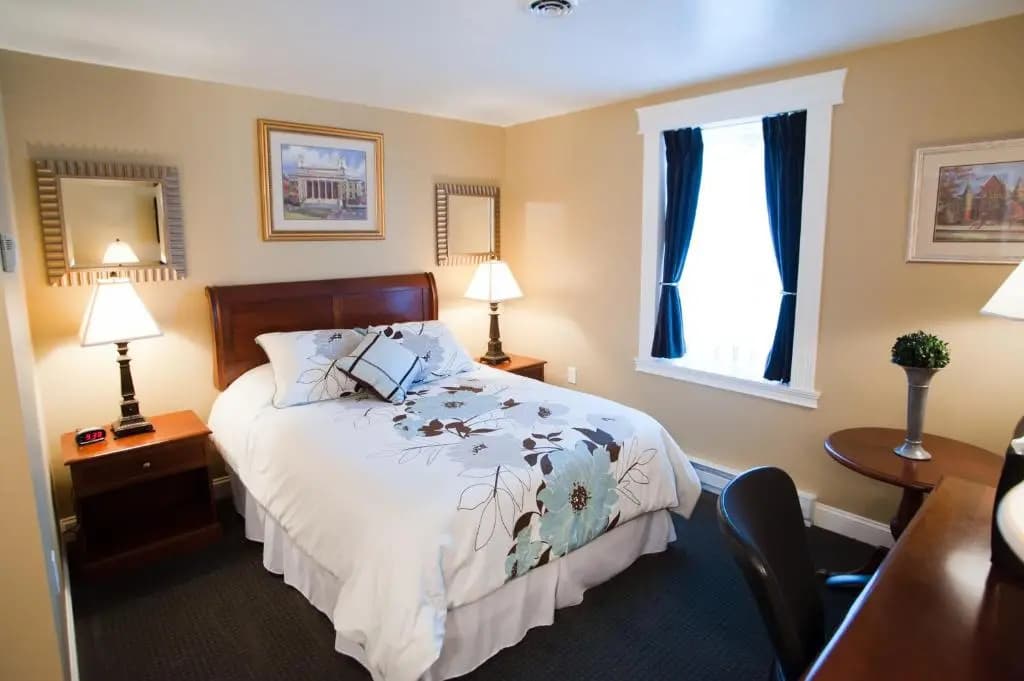 Beacon Hotel Oswego