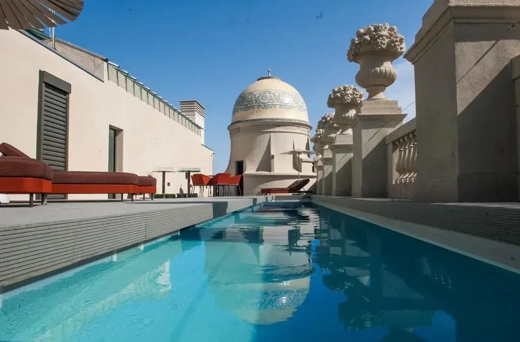 Casagrand Luxury Apartments Barcelona