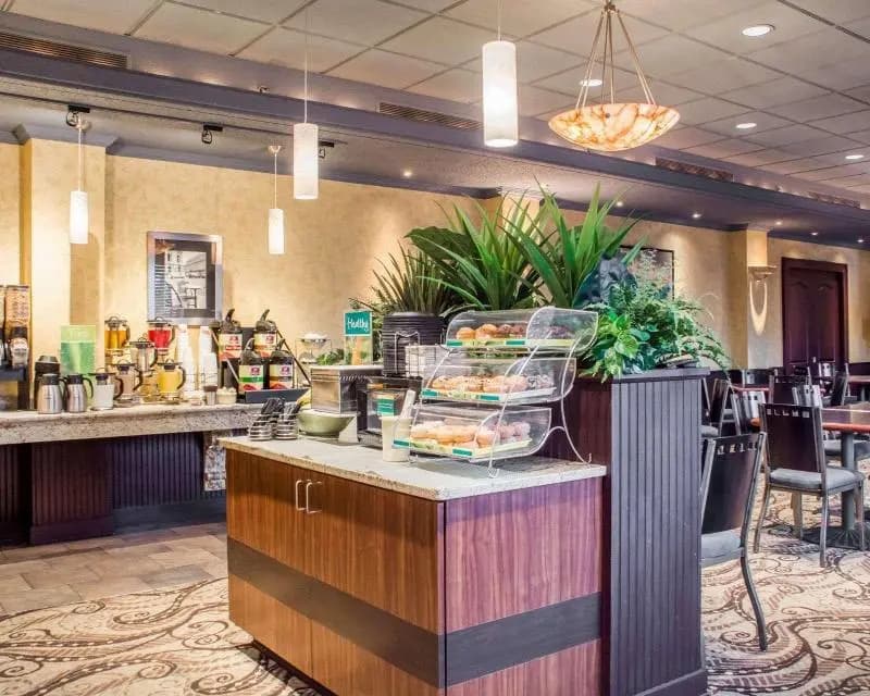 Quality Inn & Suites Riverfront