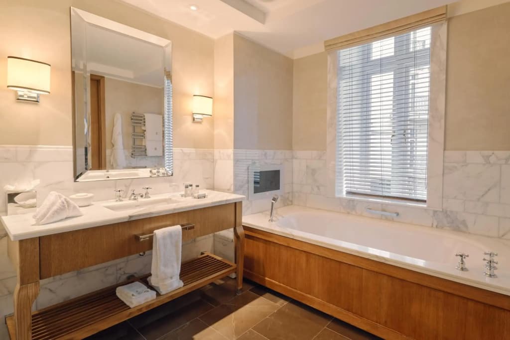 Corinthia London