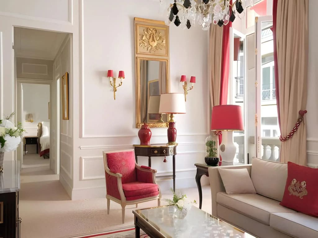 Plaza Athenee Hotel