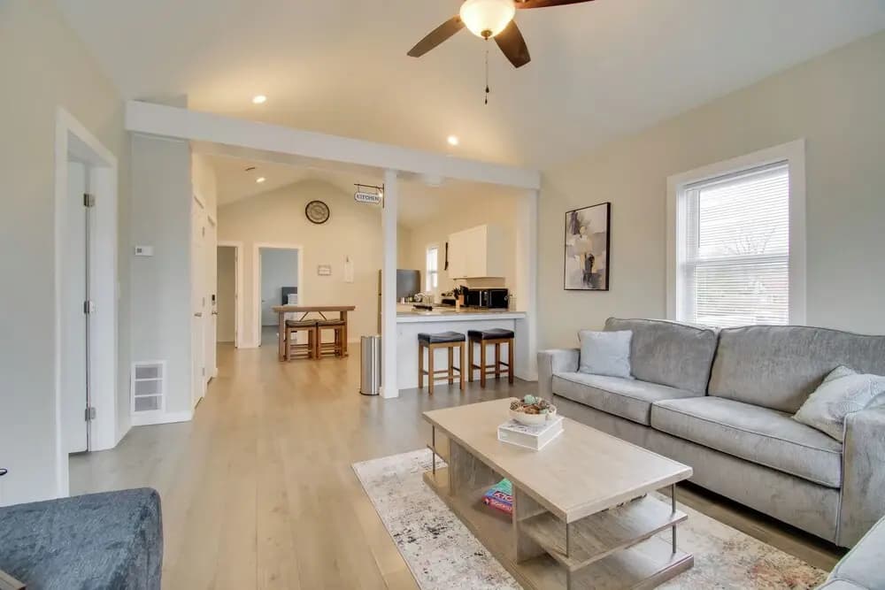 < 1 Mi to Lake Ontario: Oswego Group Retreat