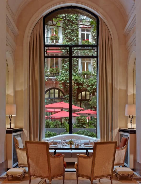 Plaza Athenee Hotel