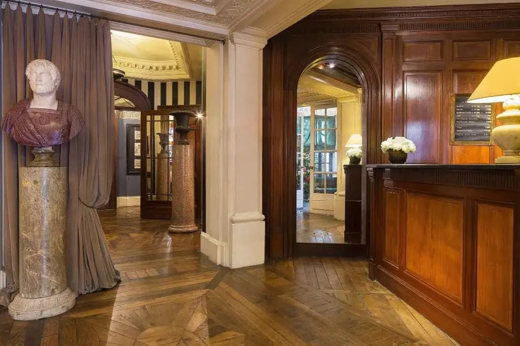 Le Dokhan’s Paris Arc de Triomphe, a Tribute Portfolio Hotel