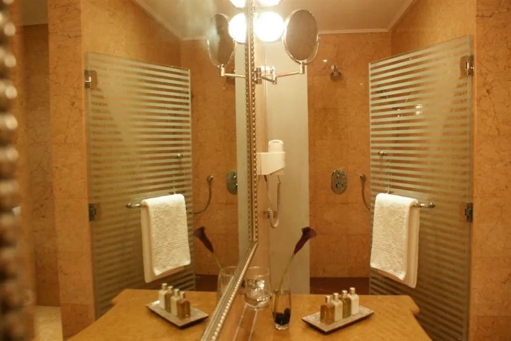 Wiseman Grand Hotel