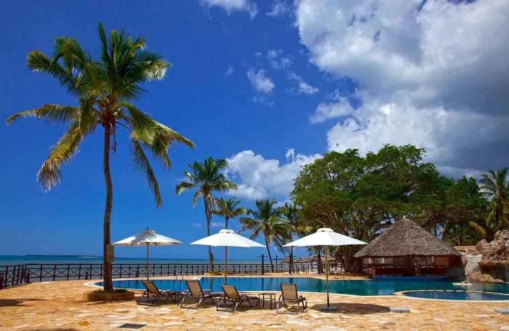 Ledger Plaza Bahari Beach