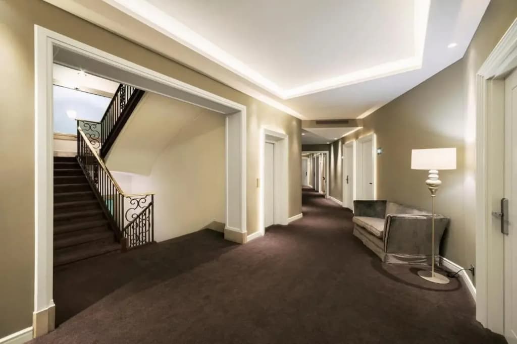 Lamaro Hotel