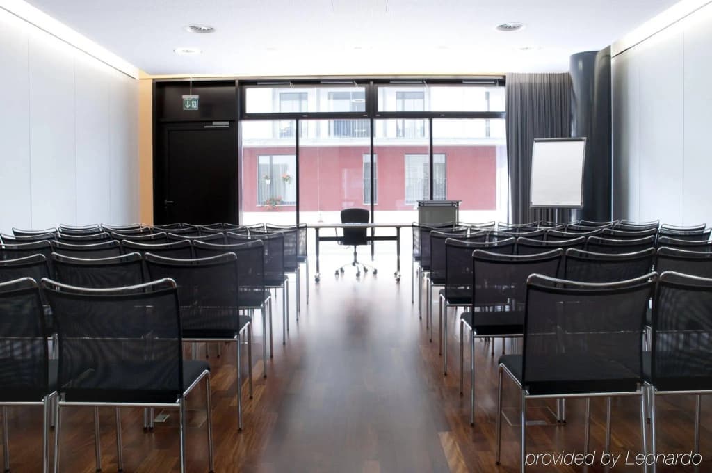 Holiday Inn Zurich - Messe by IHG