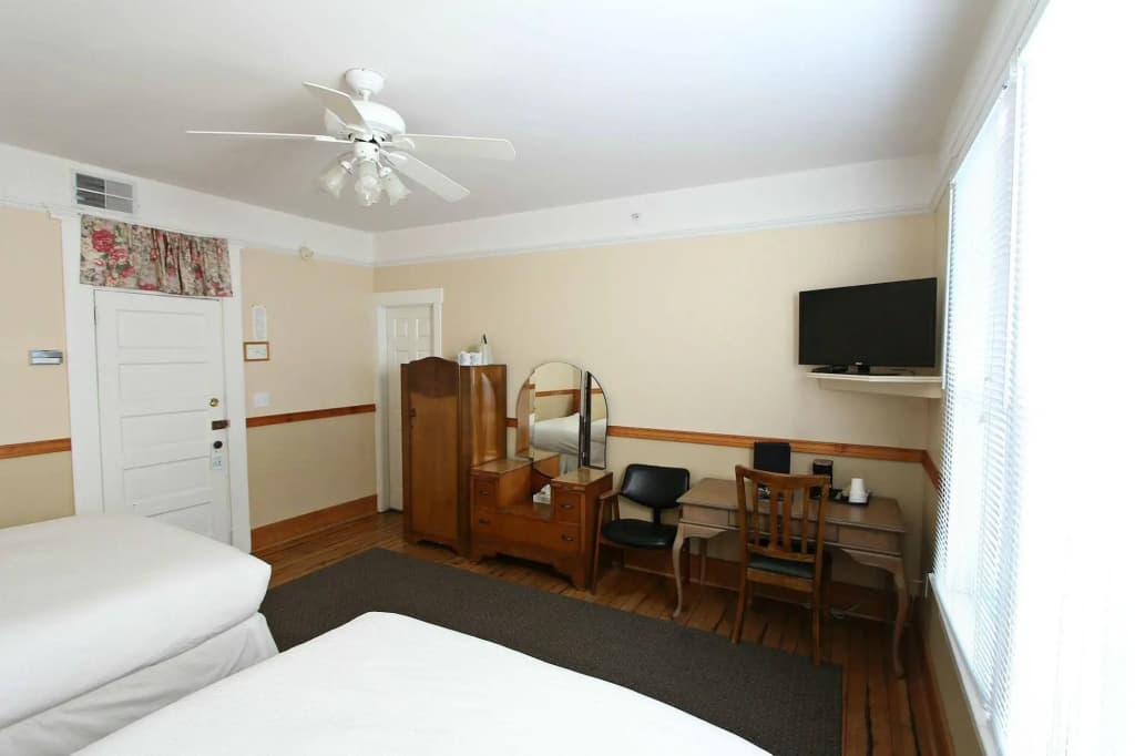Royal Hotel