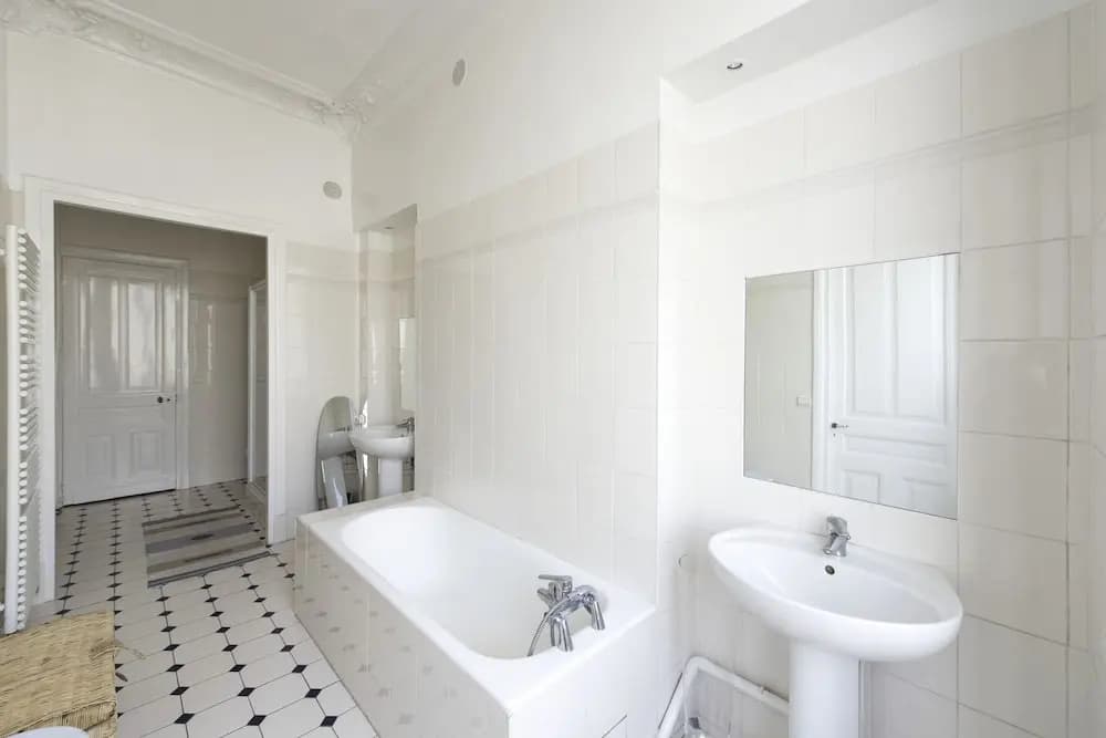 Veeve Champs Élysées Hideaway