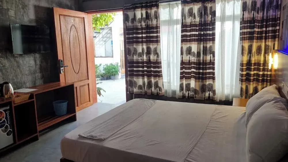 Avanti Surf & Stay