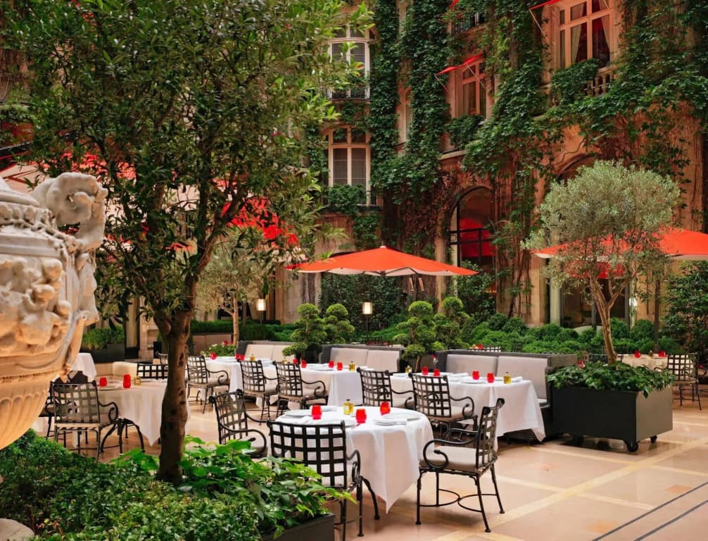 Plaza Athenee Hotel