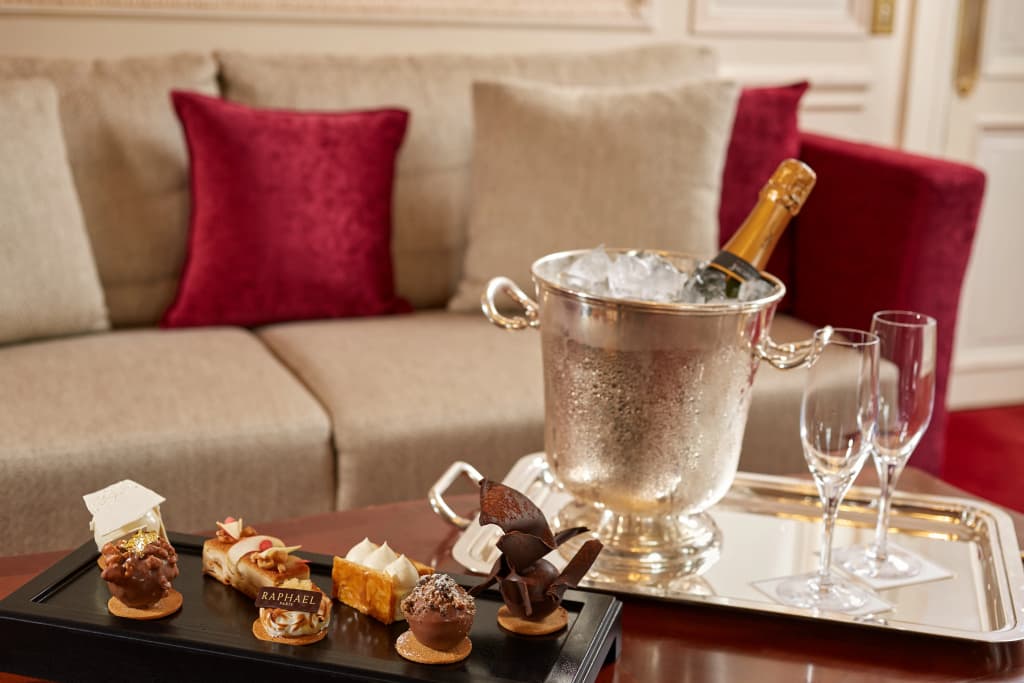 Hotel Raphael