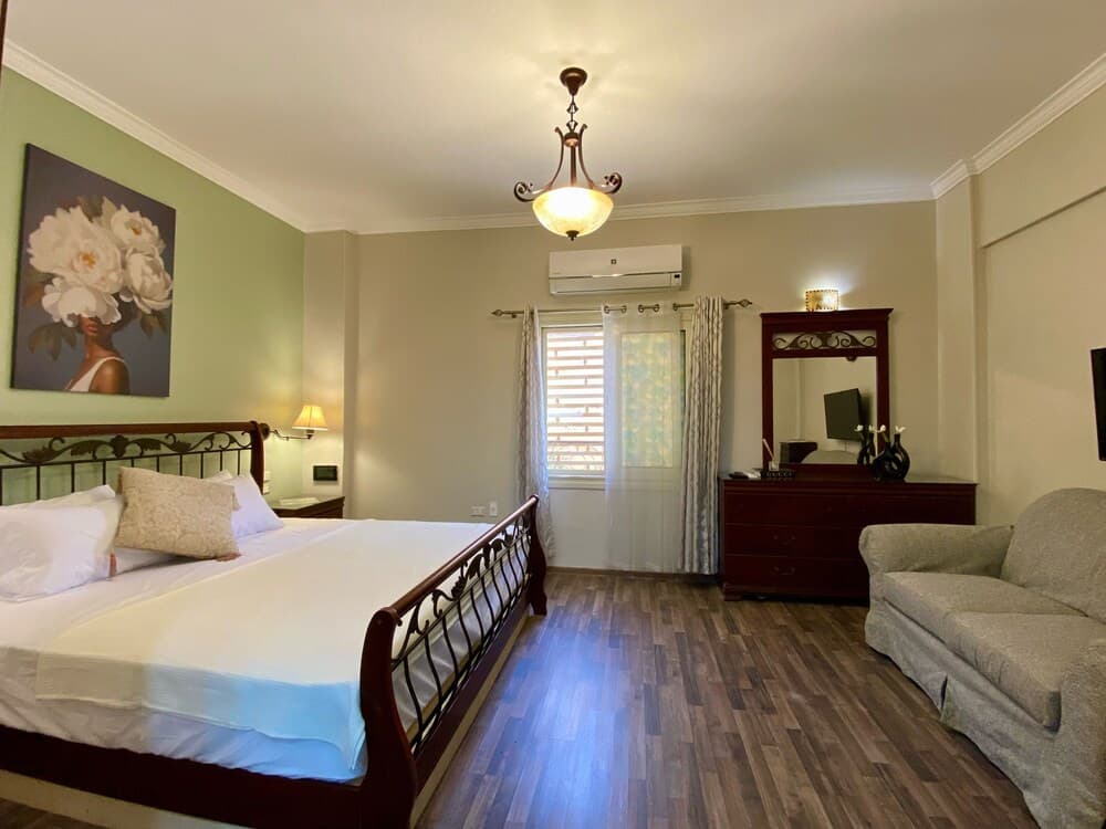 Luxurious Villa Serene Garden New Cairo